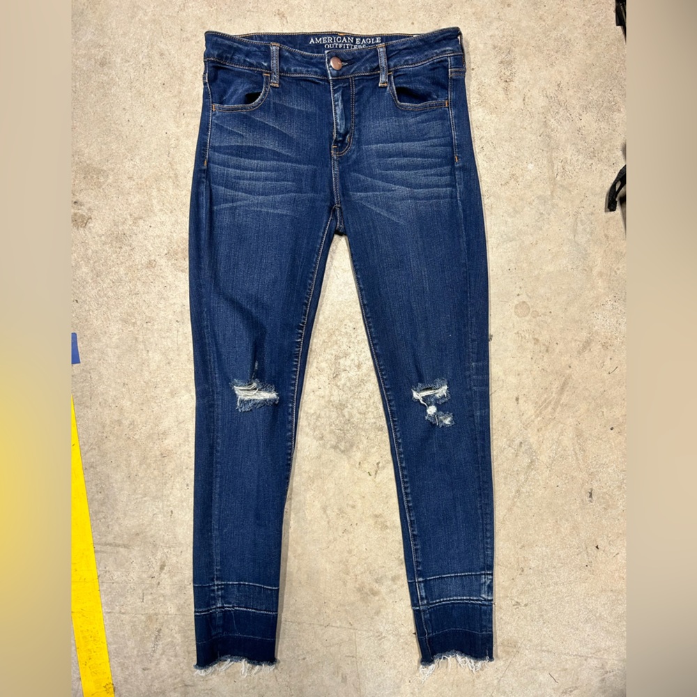 Skinny ripped American Eagle jeggings👖